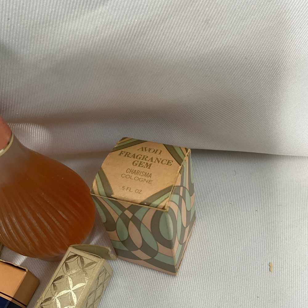 Vintage Avon Lot Elusive Charisma Unforgettable Concealer Here's My Heart - Picture 5 of 16